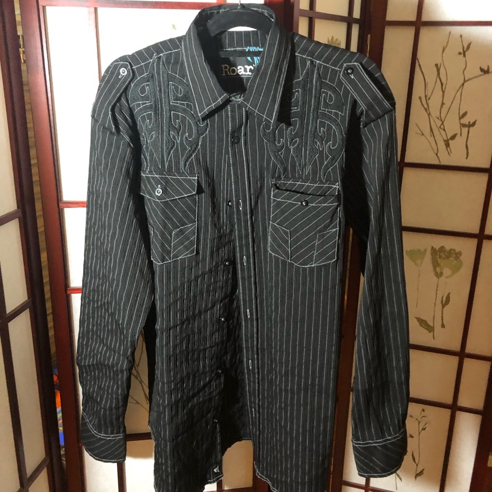 Roar Men’s Shirt by Buckle